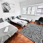 The Crespo House - No 2E - Rooms & Stays